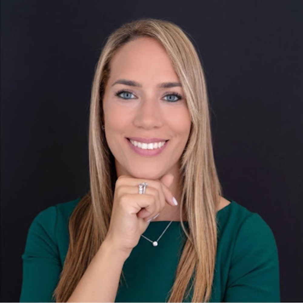 Meet your Posher, Monique a.